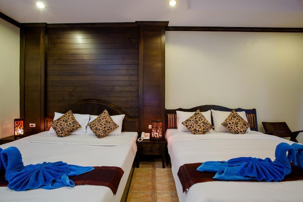 Khách sạn Baan Veerakit 4*