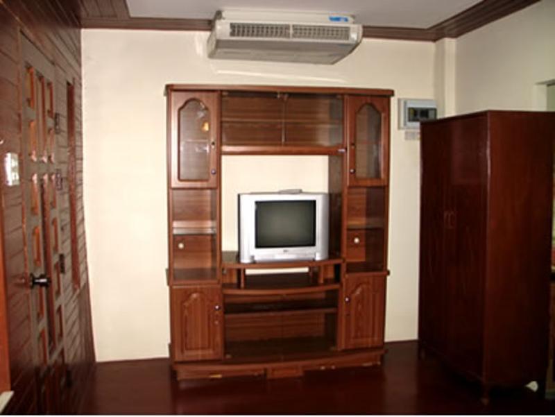 Khách sạn Baan Veerakit 4*