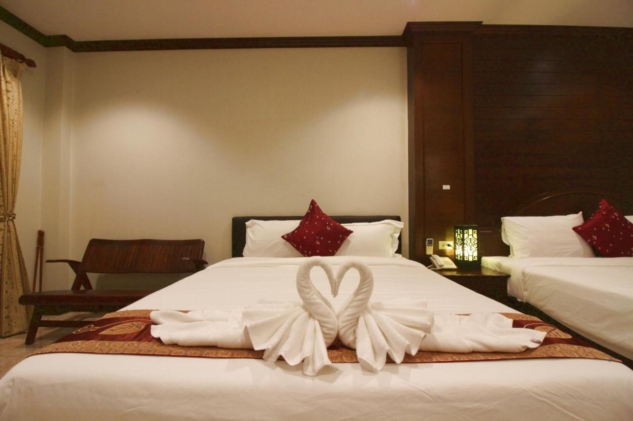 Khách sạn Baan Veerakit 4*