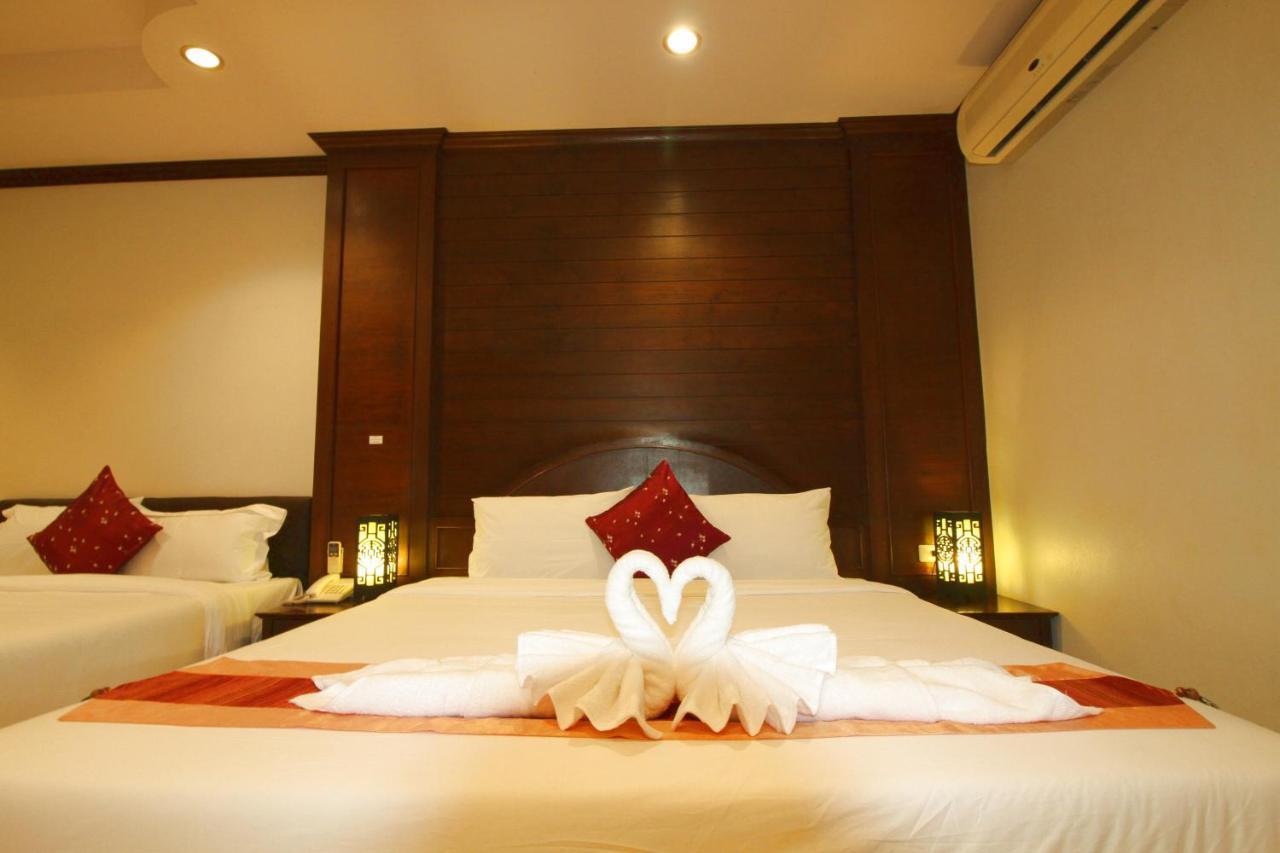 Khách sạn Baan Veerakit
